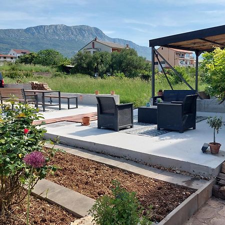 Spacious Apartment Close To The Sea In Split Area Каштела Екстер'єр фото